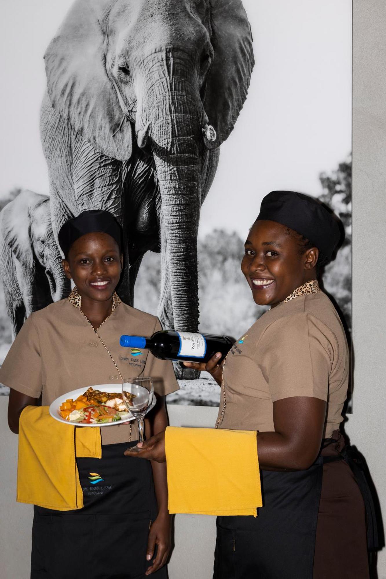 Chobe River Lodge Kasane Esterno foto