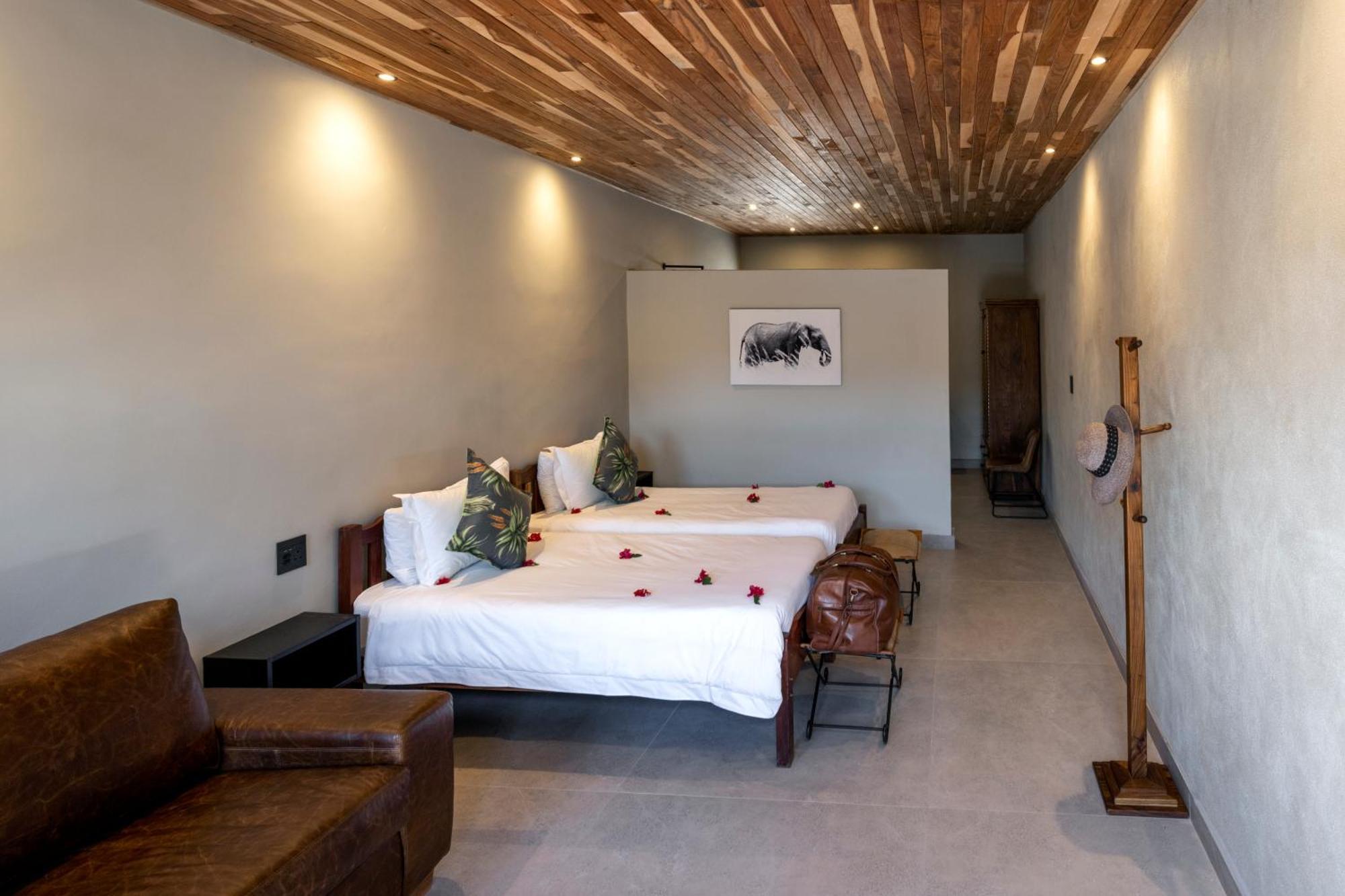 Chobe River Lodge Kasane Esterno foto